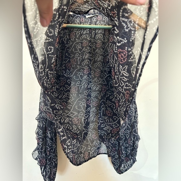 ULLA JOHNSON 100% Silk Long keyhole Sleeve V-Neck Top Blouse lightweight Size 4 - Picture 6 of 10